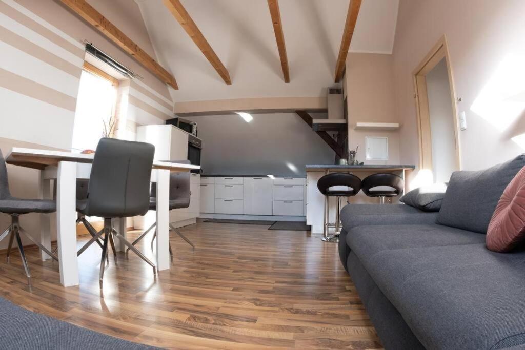 Moderne, Gemuetliche Dg-Wohnung In Ruhiger Lage Neunburg vorm Wald Eksteriør billede